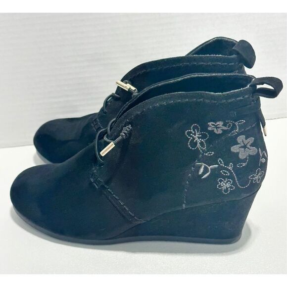 Cloudwalkers by Avenue Ankle Boots Booties Embroidered Flowers Lace‎ Up Black 9 - Picture 6 of 10